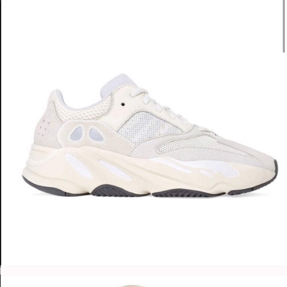 YEEZY BOOST 700 ANALOG